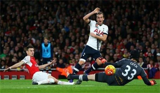 并分析她在 并分析她在